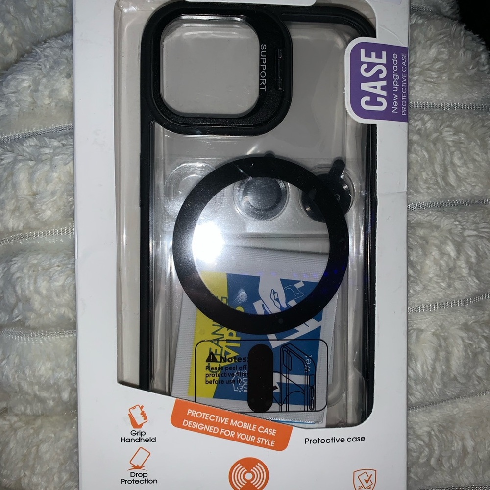 Black and Clear Protective Phone Case iPhone 15